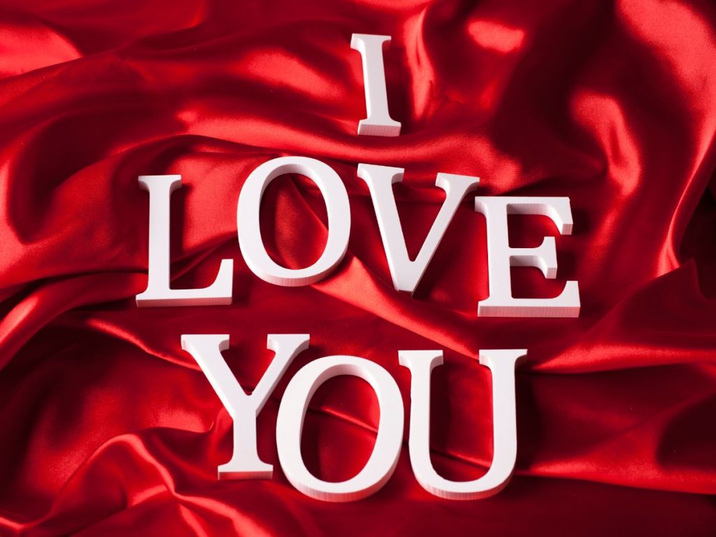80+ Best I Love You Images​ with Messages!