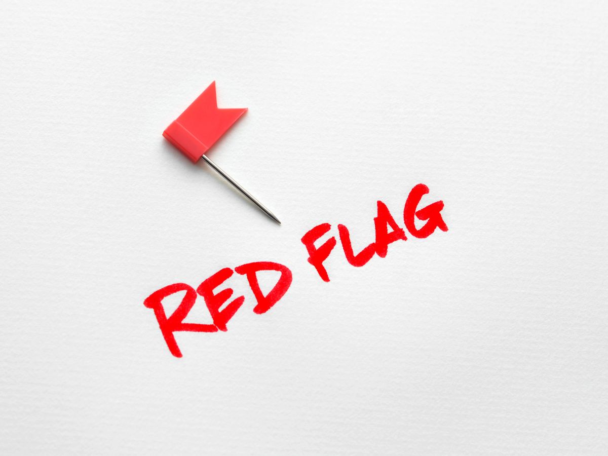 Red Flags in a Relationship, red flag